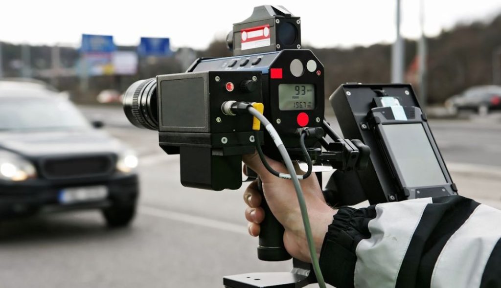 Esta es la pistola radar que la Guardia Civil de Tráfico está usando ya en las carreteras 80 Motor16 utilidad