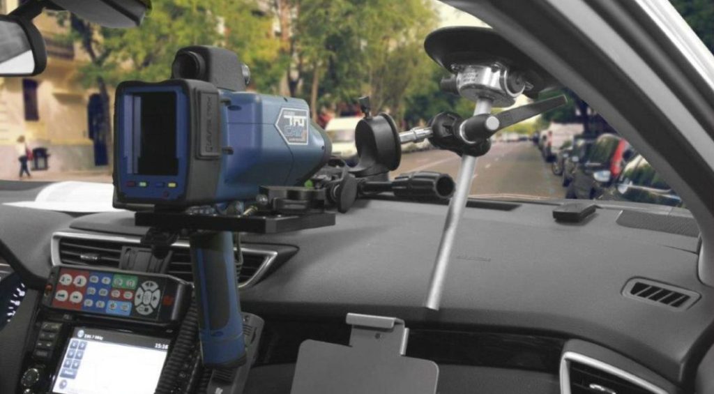 La pistola radar con que sueña la Guardia Civil de Tráfico: Te 'caza' a más de un kilómetro de distancia 16 Motor16 características
