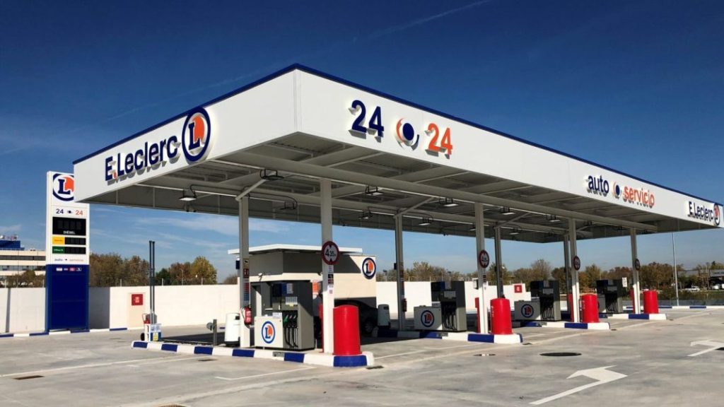 Estas son las normas que la DGT quiere que cumplas en una gasolinera. De no hacerlo te multarán con 100 euros 80 Motor16 DGT