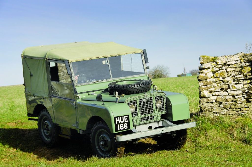 Historia y futuro de Land Rover: De tractor a berlina de lujo, pero siempre todoterreno 1 Motor16 lrheritageseriesipreprodno1194801 Motor16