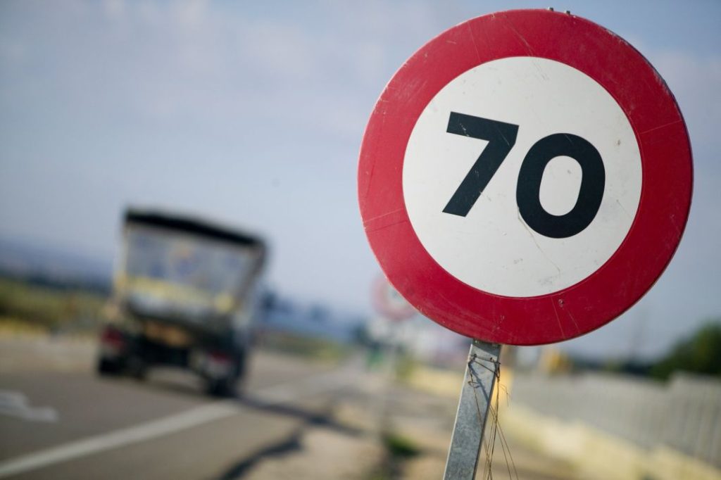El país de Europa que quiere bajar la velocidad en la carretera a 80 km/h y en el que se ha fijado España 181 Motor16 pais