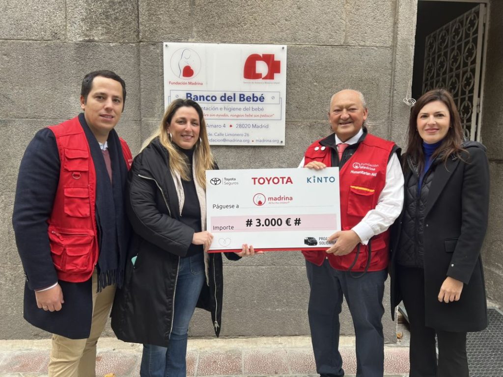 Toyota Proace: cargada hasta los topes con raciones solidarias 2 Motor16 toyota proace solidaridad fundacion madrina3 Motor16