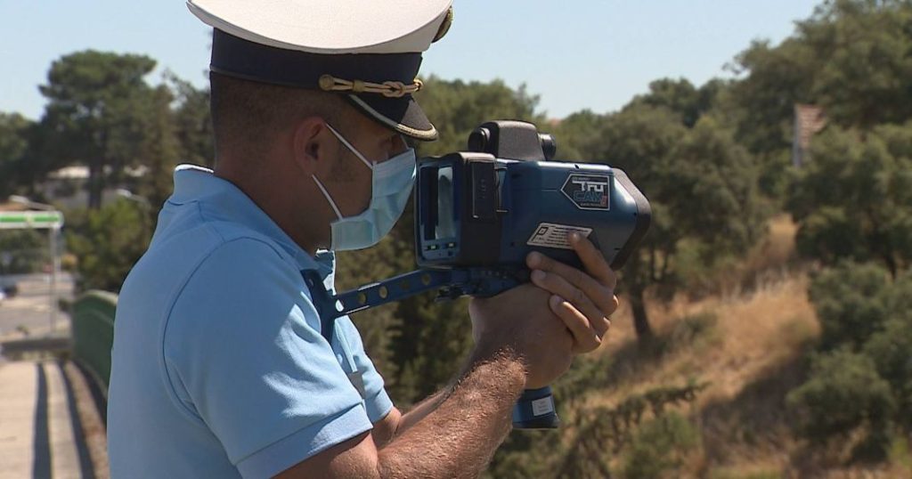 Esta es la pistola radar que la Guardia Civil de Tráfico está usando ya en las carreteras 79 Motor16 circular
