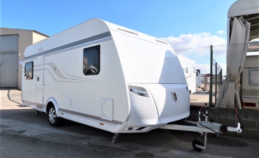 El 'boom' de las caravanas obliga a la DGT a replantearse las cosas: Nuevas multas están al caer 102 Motor16 acampar