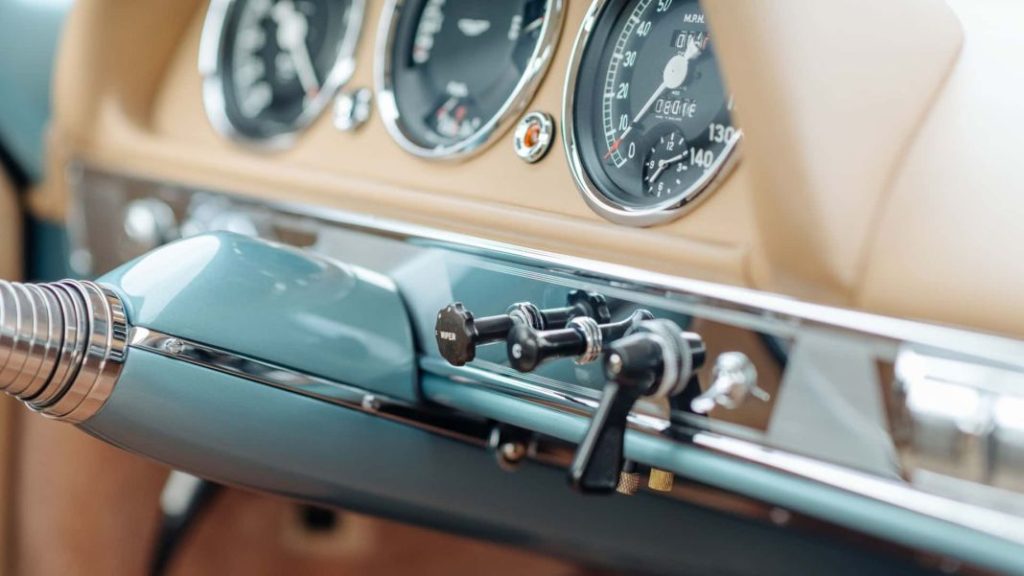1954 aston martin db2 coupe rm sotheby 13 Motor16