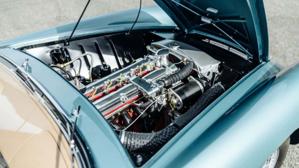 1954 aston martin db2 coupe rm sotheby 8 Motor16