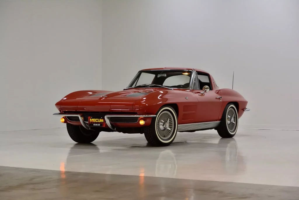 La colección de Corvette más colorida de 1963 sale a subasta 6 Motor16 1963 Corvette C2 Mecum Subasta. Imagen Red.