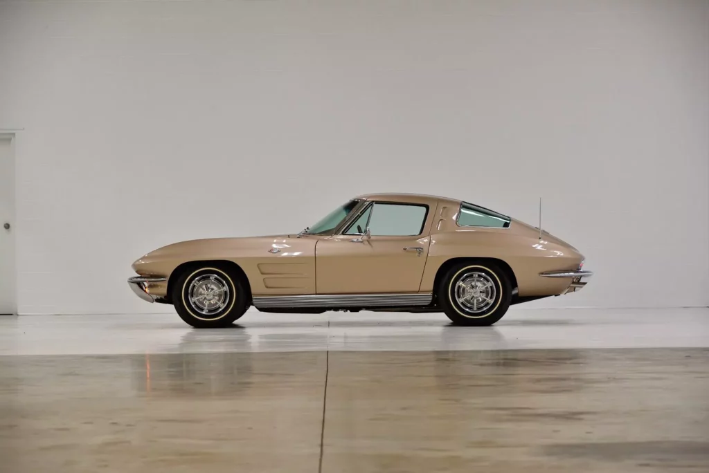 La colección de Corvette más colorida de 1963 sale a subasta 21 Motor16 1963 Corvette Mecum 02 5 Motor16