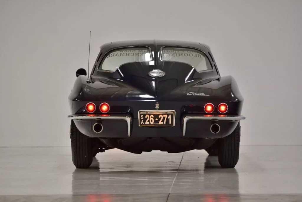 La colección de Corvette más colorida de 1963 sale a subasta 22 Motor16 1963 Corvette Mecum 02 6 Motor16