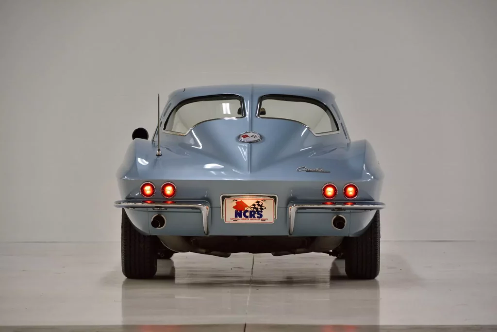 La colección de Corvette más colorida de 1963 sale a subasta 24 Motor16 1963 Corvette Mecum 02 8 Motor16