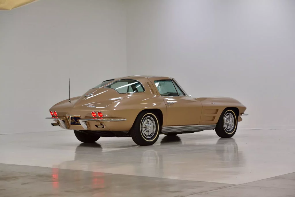 La colección de Corvette más colorida de 1963 sale a subasta 29 Motor16 1963 Corvette Mecum 03 5 Motor16