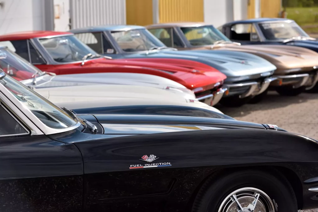 La colección de Corvette más colorida de 1963 sale a subasta 1 Motor16 1963 Corvette C2 Mecum Subasta. Imagen.