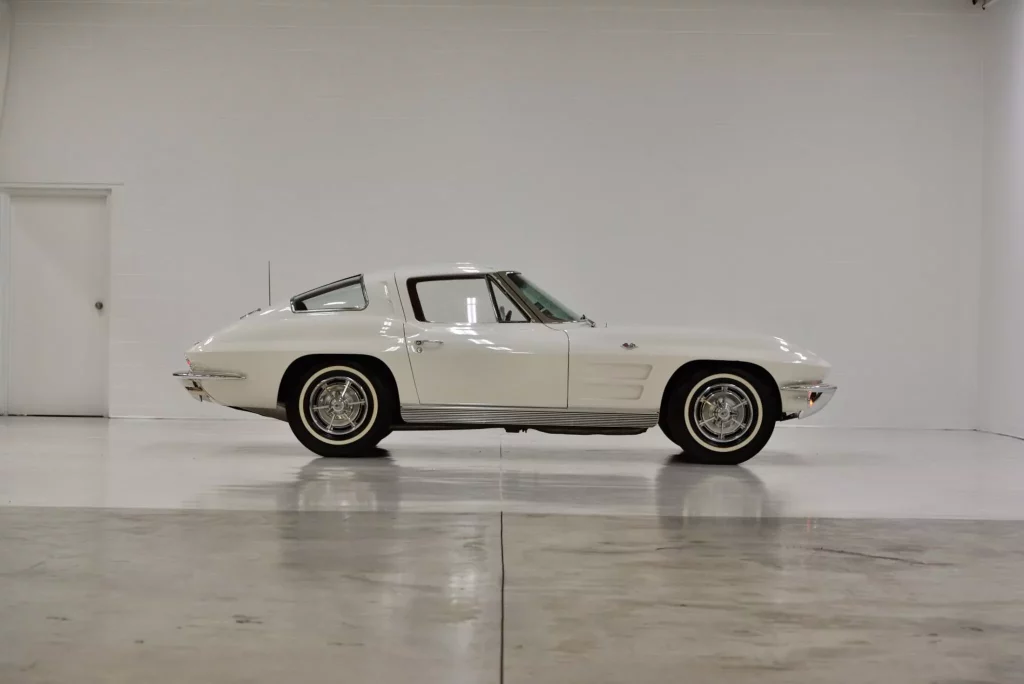 La colección de Corvette más colorida de 1963 sale a subasta 65 Motor16 1963 Corvette Mecum 08 3 Motor16
