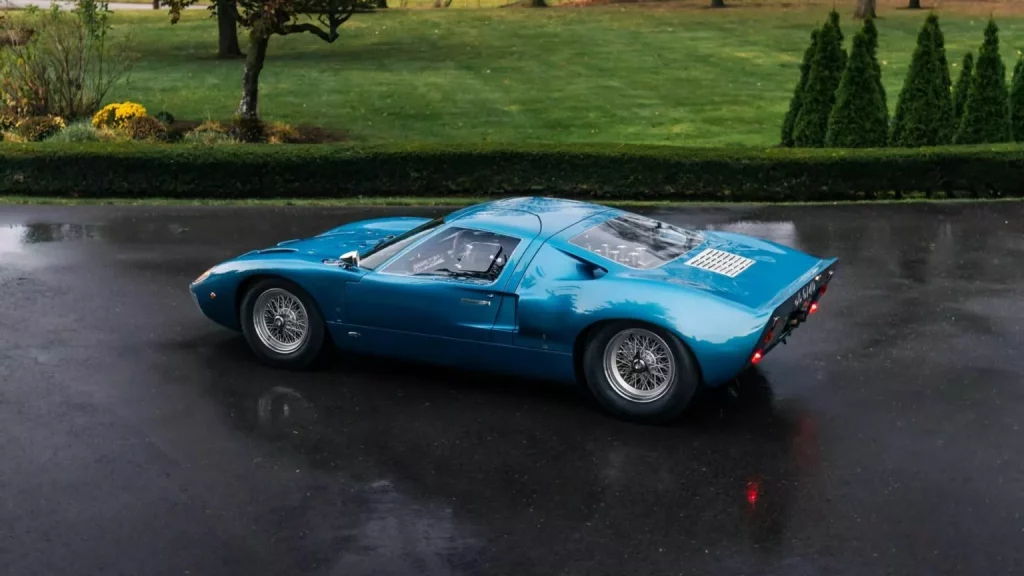Uno de los 30 Ford GT40 originales y con matrícula está buscando hogar 15 Motor16 1966 Ford GT40 Road Car Mecum 13 Motor16