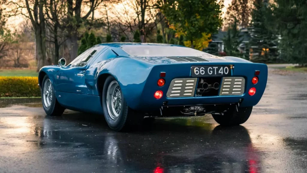 Uno de los 30 Ford GT40 originales y con matrícula está buscando hogar 5 Motor16 1966 Ford GT40 Road Car Mecum 3 Motor16