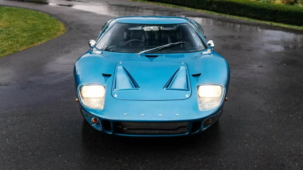 Uno de los 30 Ford GT40 originales y con matrícula está buscando hogar 6 Motor16 1966 Ford GT40 Road Car Mecum 4 Motor16