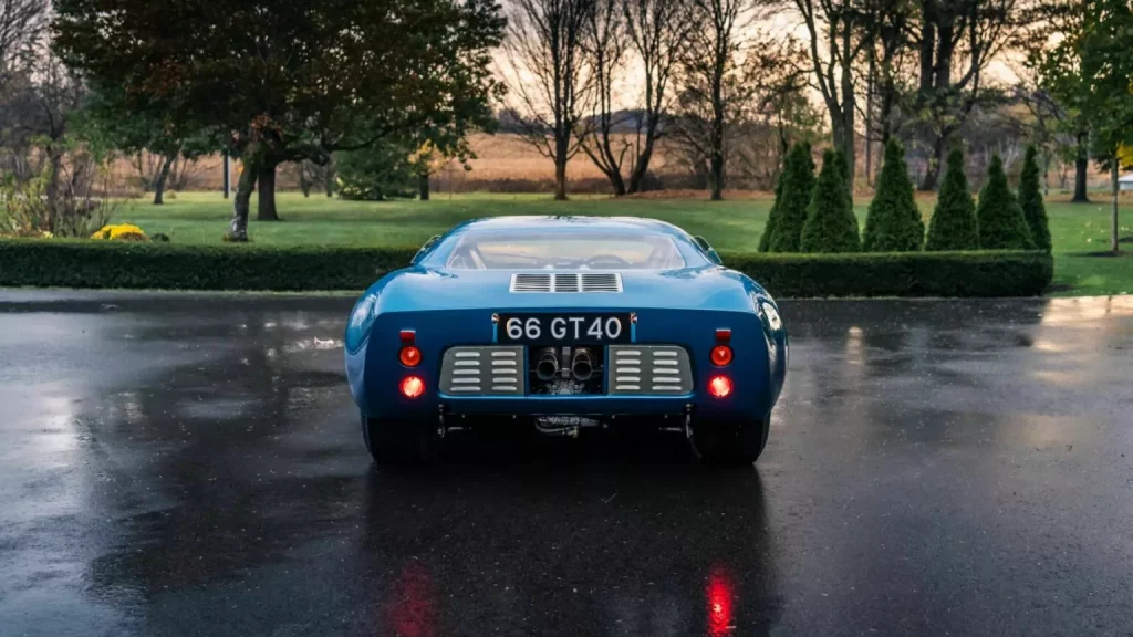 Uno de los 30 Ford GT40 originales y con matrícula está buscando hogar 7 Motor16 1966 Ford GT40 Road Car Mecum 5 Motor16