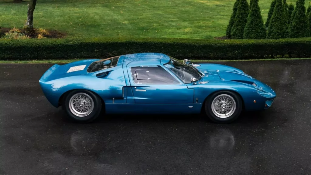 Uno de los 30 Ford GT40 originales y con matrícula está buscando hogar 10 Motor16 1966 Ford GT40 Road Car Mecum 8 Motor16