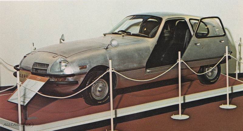 Cuando Toyota comenzó a coquetear con el aluminio 2 Motor16 1977 Toyota Aluminium Body Experimental Vehicle ABEV. Imagen salón.