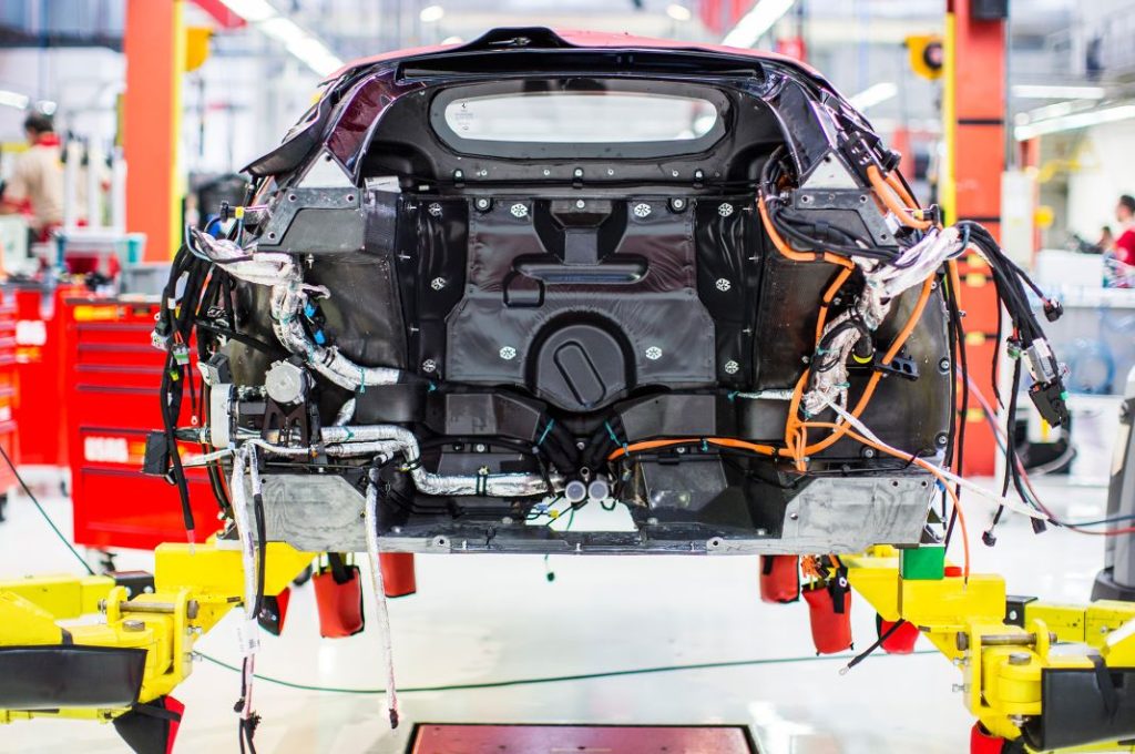 2023 Ferrari LaFerrari chasis reparacion 1 Motor16