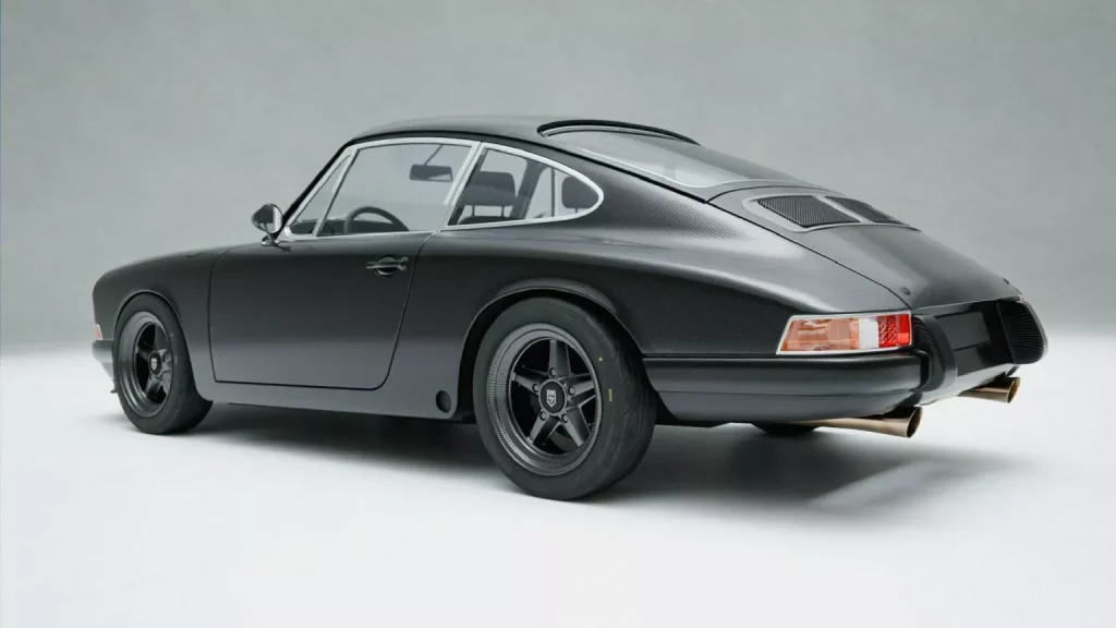 Viste de fibra de carbono tu Porsche 912 gracias a KAMManufaktur 2 Motor16 2023 Porsche 912 KAMManufaktur carbono. Imagen trasera.
