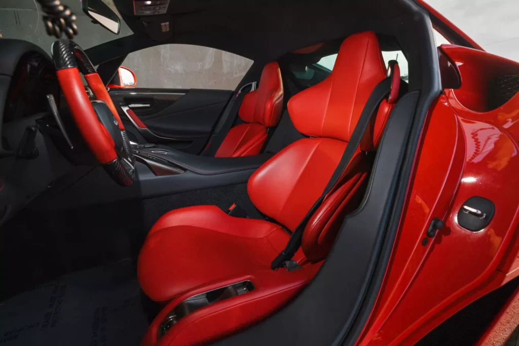 2023 Lexus LFA Mecum. Imagen interior.