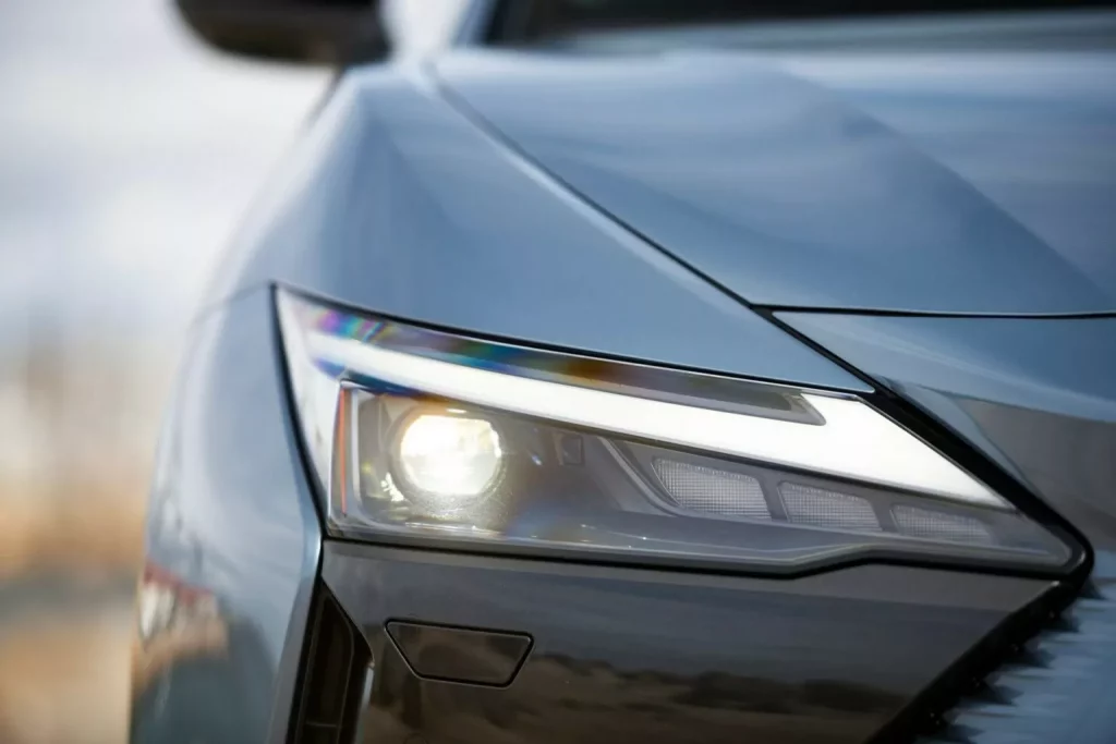 Lexus RZ 300e: La versión light también llega a Estados Unidos 19 Motor16 2023 Lexus RZ 300e 16 Motor16