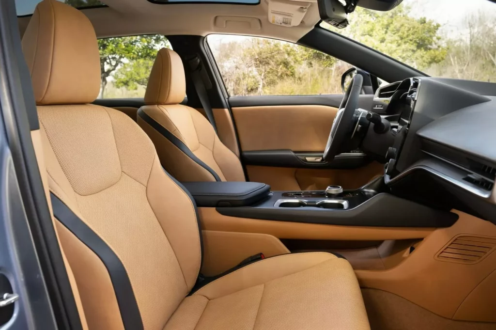 Lexus RZ 300e: La versión light también llega a Estados Unidos 22 Motor16 2023 Lexus RZ 300e 19 Motor16