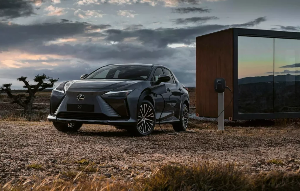 Lexus RZ 300e: La versión light también llega a Estados Unidos 26 Motor16 2023 Lexus RZ 300e 23 Motor16
