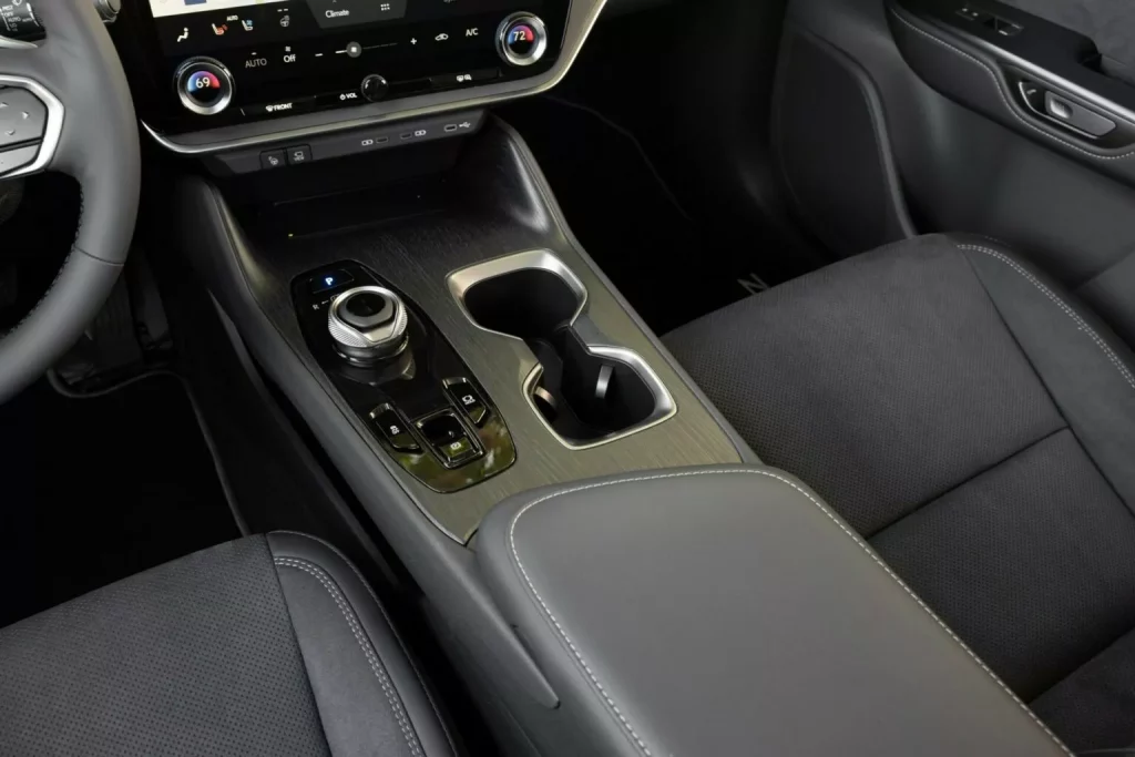 Lexus RZ 300e: La versión light también llega a Estados Unidos 9 Motor16 2023 Lexus RZ 300e 6 Motor16