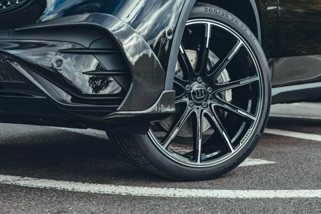 2023 Mercedes-Benz GLC 300 4Matic Brabus. Imagen llanta.