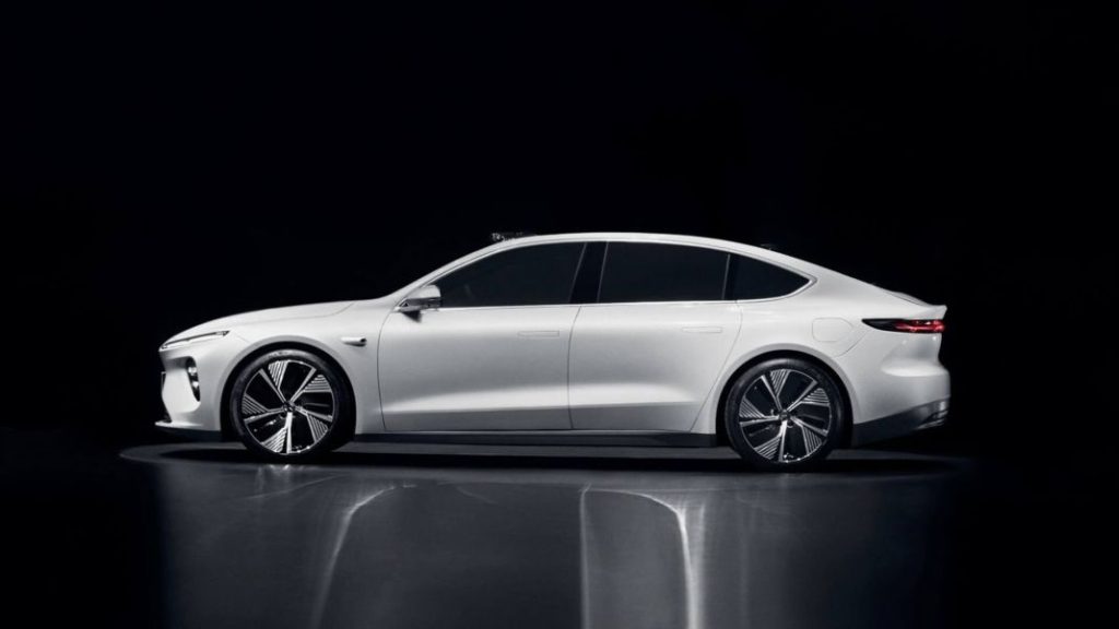 El NIO ET7 viaja 1.000 kilómetros con una carga. Y su CEO lo demuestra 2 Motor16 2023 NIO ET7 1.000 km. Imagen silueta.