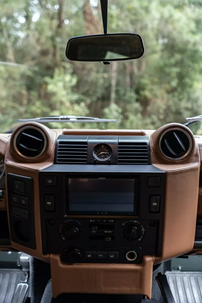 2023 Osprey Land Rover Defender 17 Motor16