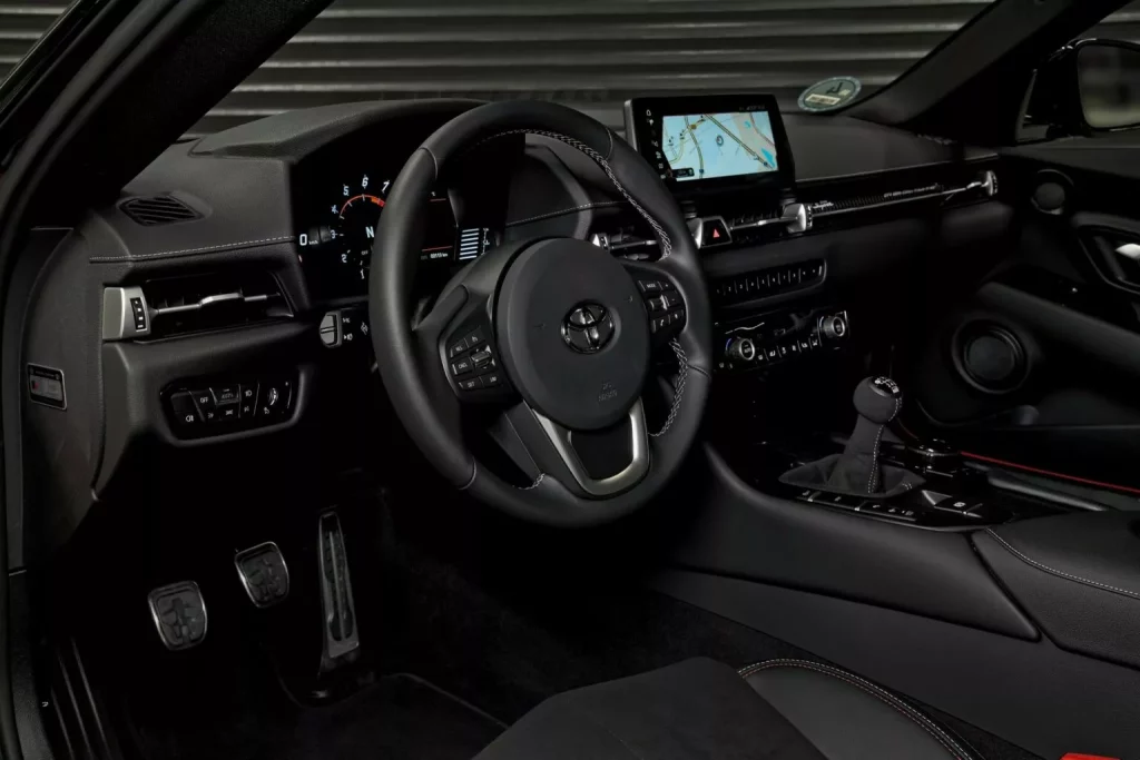 2023 Toyota GR Supra GT4 100th Edition Tribute. Imagen interior.
