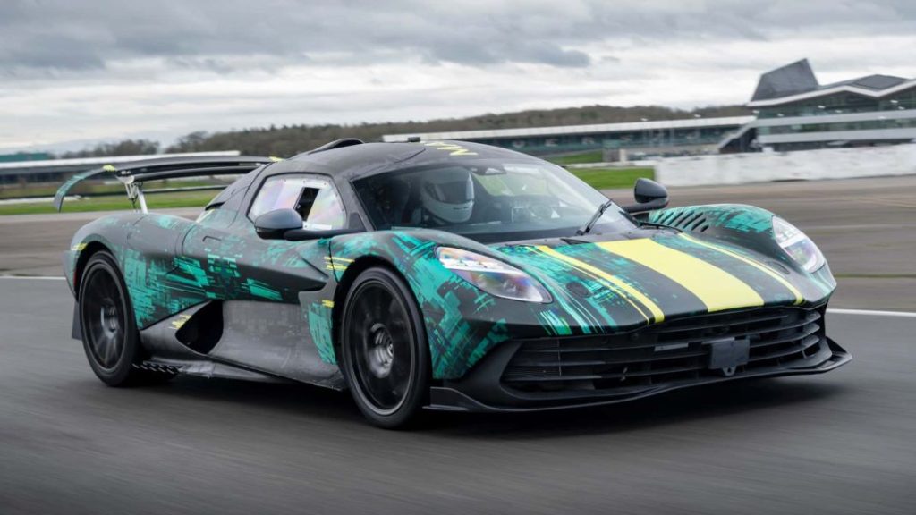 2023 Aston Martin Valhalla prototipo test. Imagen movimiento.
