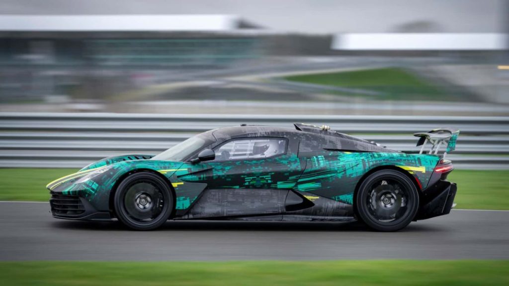 2023 Aston Martin Valhalla prototipo test. Imagen barrido.