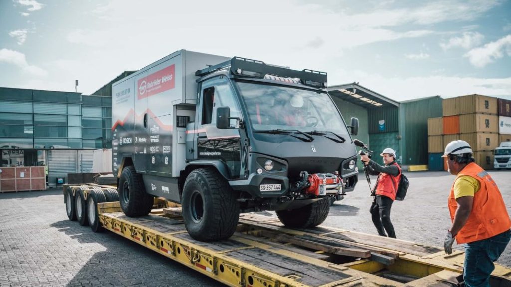 El camión eléctrico que ha intentado retar al Porsche 911 más aventurero 1 Motor16 2023 camion electrico terren truck aebi schmidt 1 Motor16
