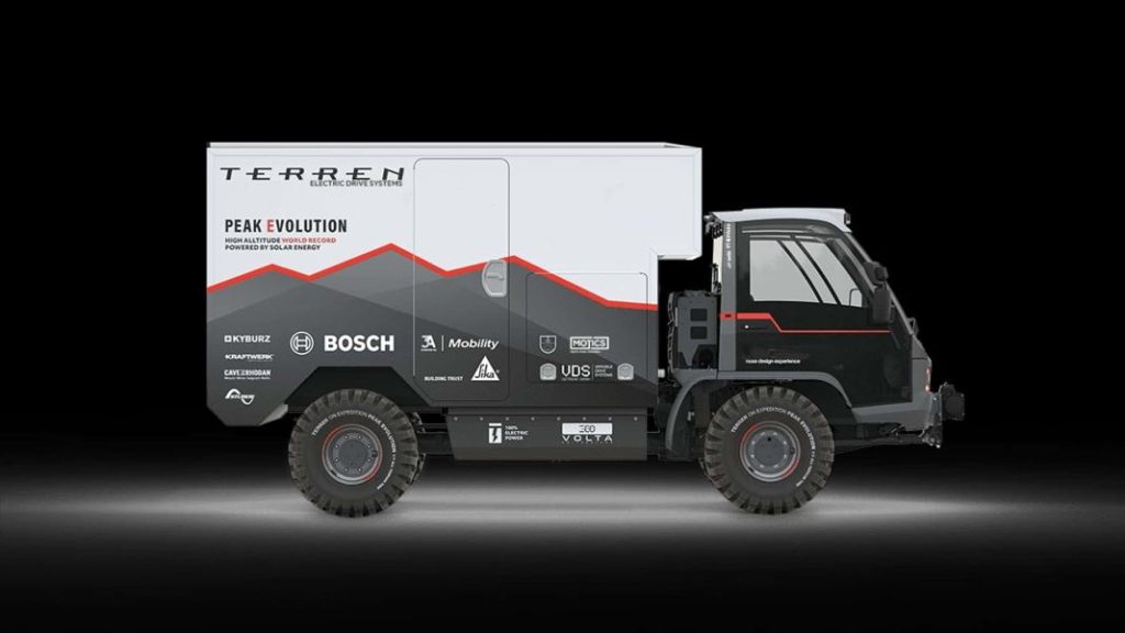 El camión eléctrico que ha intentado retar al Porsche 911 más aventurero 12 Motor16 2023 camion electrico terren truck aebi schmidt 12 Motor16