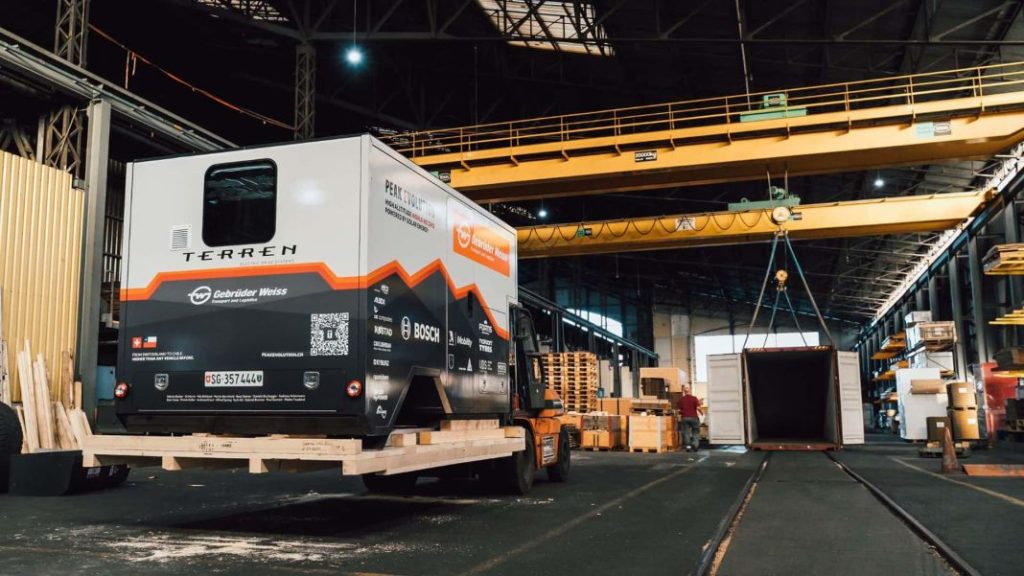 El camión eléctrico que ha intentado retar al Porsche 911 más aventurero 9 Motor16 2023 camion electrico terren truck aebi schmidt 9 Motor16