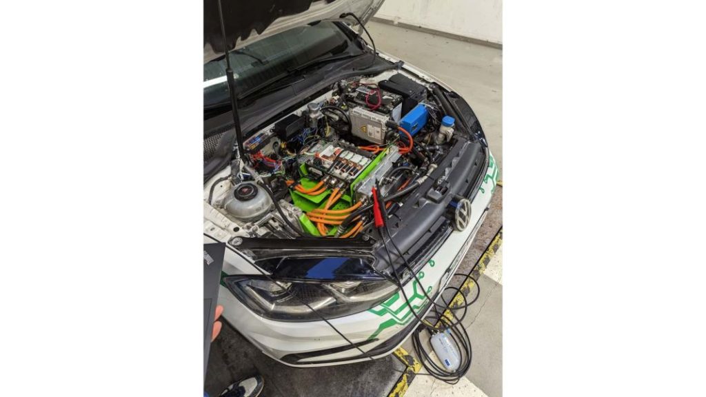 2023 e revolt ev conversion 10 Motor16