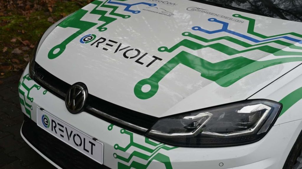 2023 e revolt ev conversion 9 Motor16