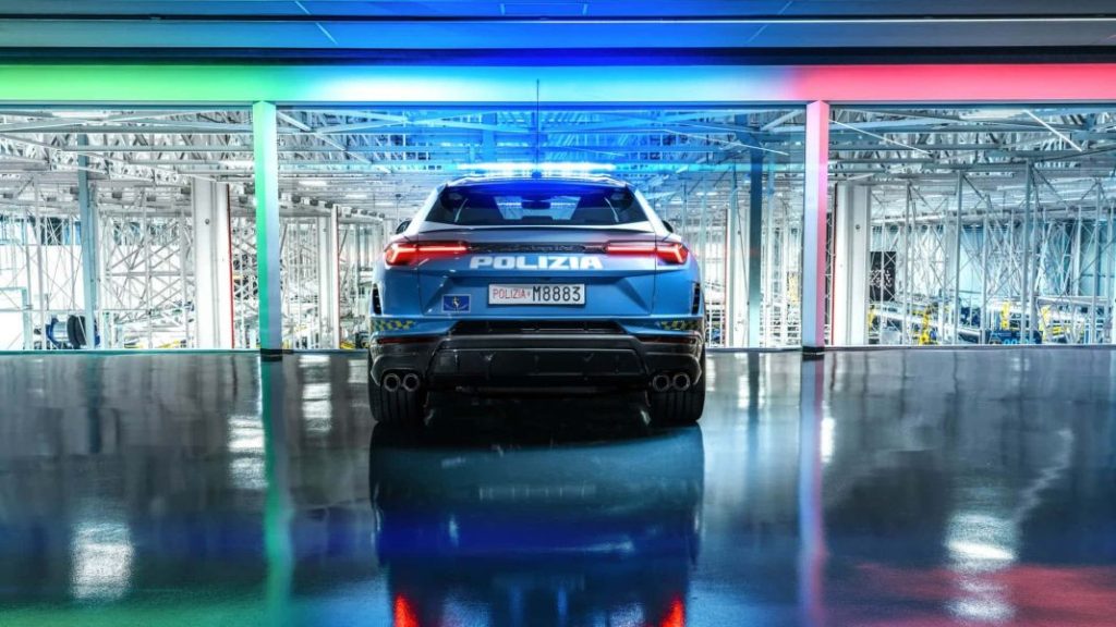 El Lamborghini Urus Performante se alista en la policía italiana 7 Motor16 2023 lamborghini urus performante polizia 6 Motor16