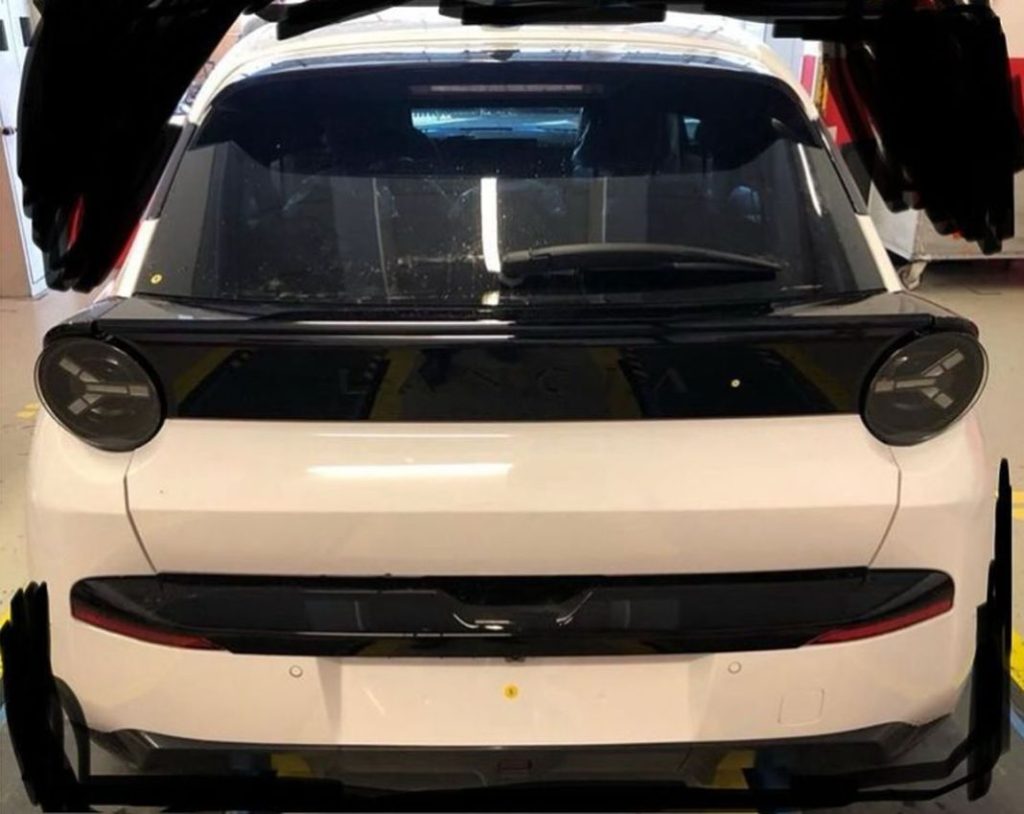 2023 Lancia Ypsilon. Imagen filtrada trasera.