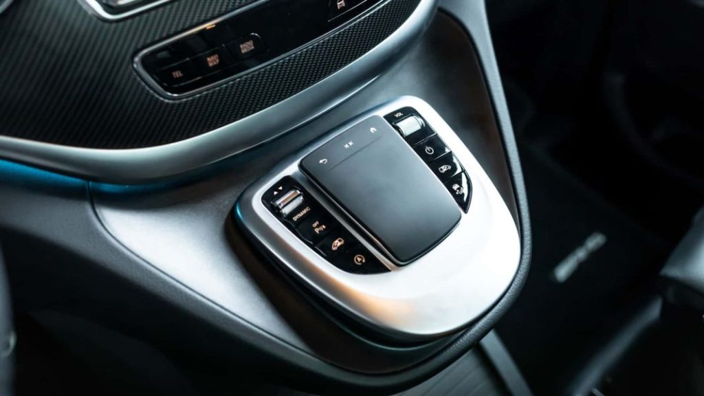 Manhart Performance crea el Clase V que Mercedes-AMG no se atreve 24 Motor16 2023 manhart v 350 mercedes benz clase v 14 Motor16