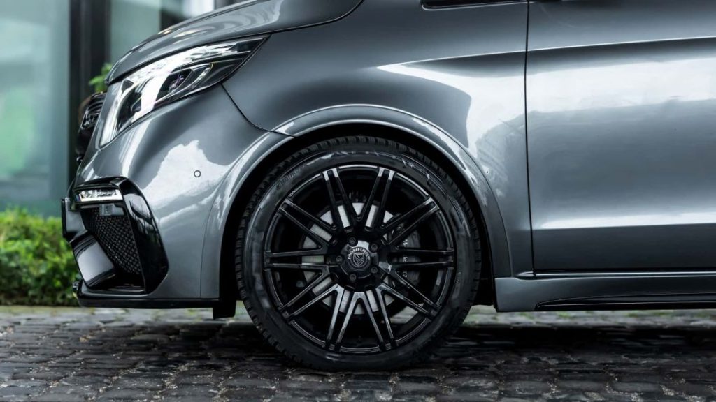 Manhart Performance crea el Clase V que Mercedes-AMG no se atreve 3 Motor16 2023 Manhart Performance V 350. Imagen detalle.