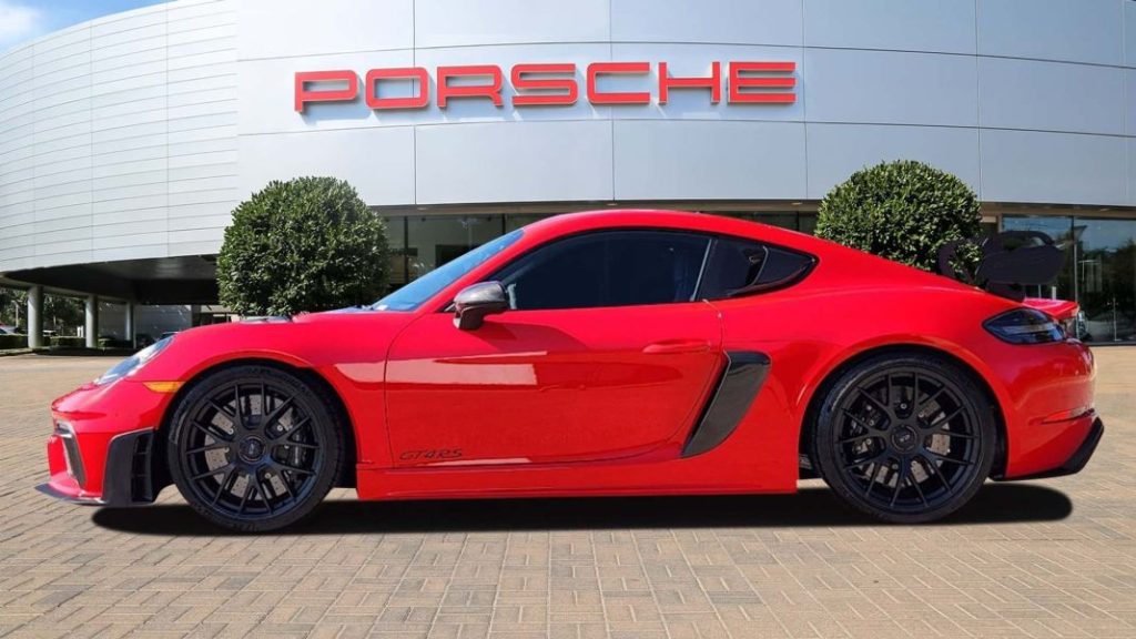 Este Porsche 718 Cayman GT4 RS es el número uno y está a la venta 5 Motor16 2023 porsche 718 cayman gt4 rs 001 2 Motor16