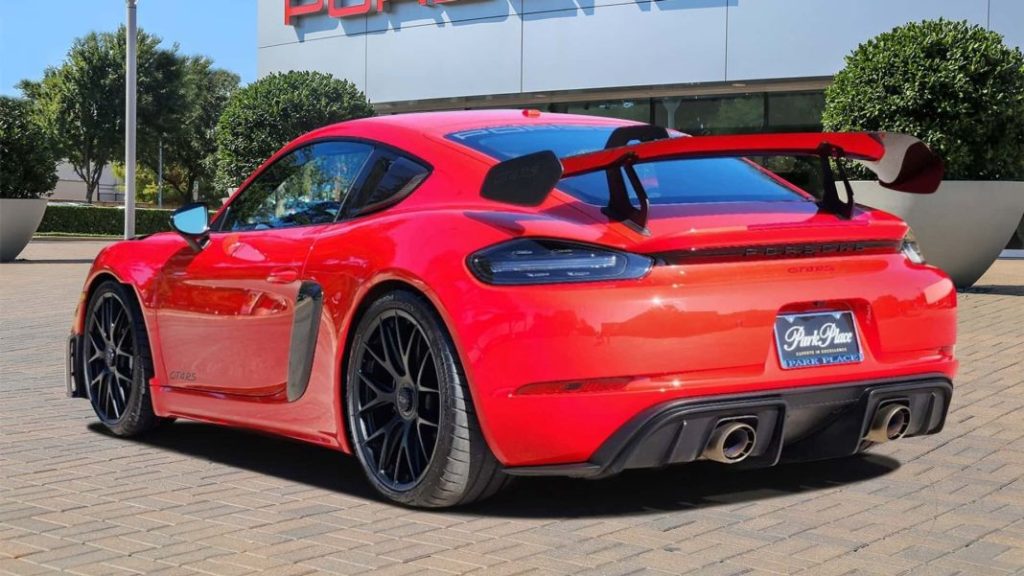 Este Porsche 718 Cayman GT4 RS es el número uno y está a la venta 6 Motor16 2023 porsche 718 cayman gt4 rs 001 3 Motor16