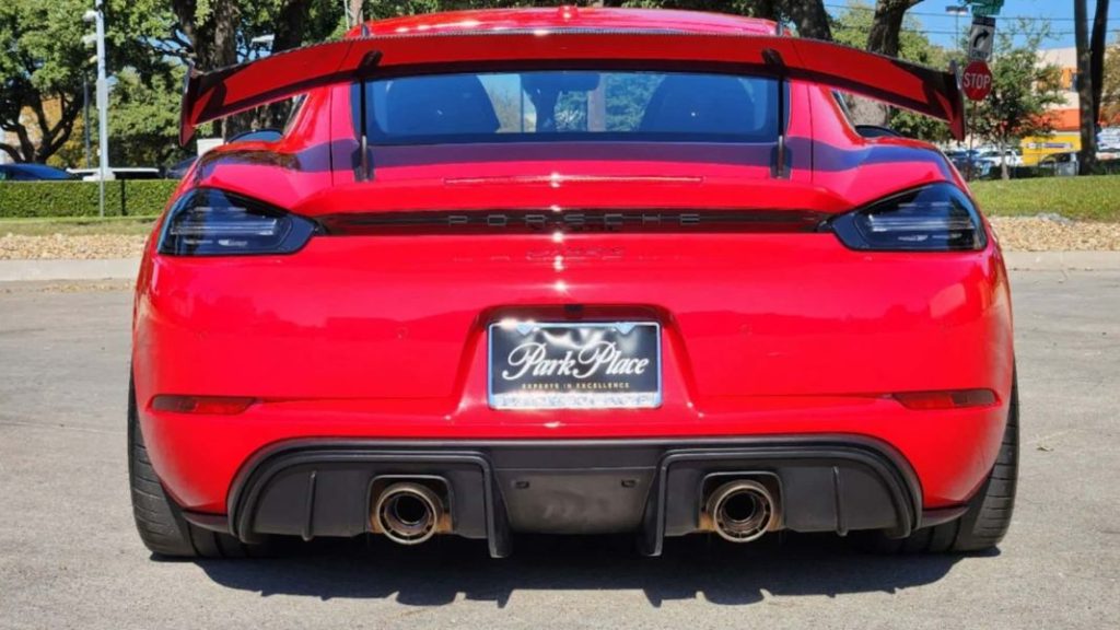 Este Porsche 718 Cayman GT4 RS es el número uno y está a la venta 8 Motor16 2023 porsche 718 cayman gt4 rs 001 5 Motor16