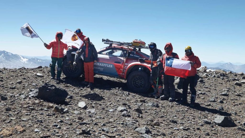 Este Porsche 911 de récord se ríe de un 'nueveonce' Dakar 6 Motor16 2023 porsche 911 record 4 Motor16