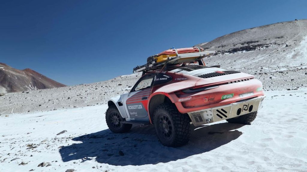 Este Porsche 911 de récord se ríe de un 'nueveonce' Dakar 7 Motor16 2023 porsche 911 record 5 Motor16